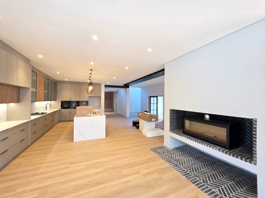 6 Bedroom Property for Sale in Die Boord Western Cape